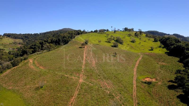 Paisagem rural com colinas