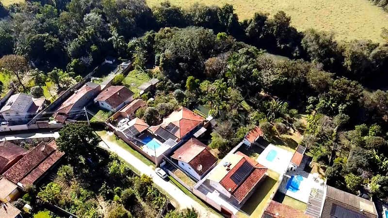 Vista aérea de área residencial com
