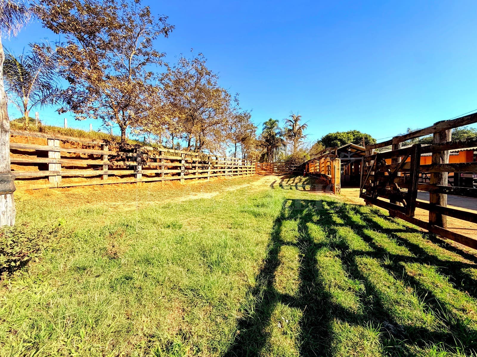 Área externa de fazenda
