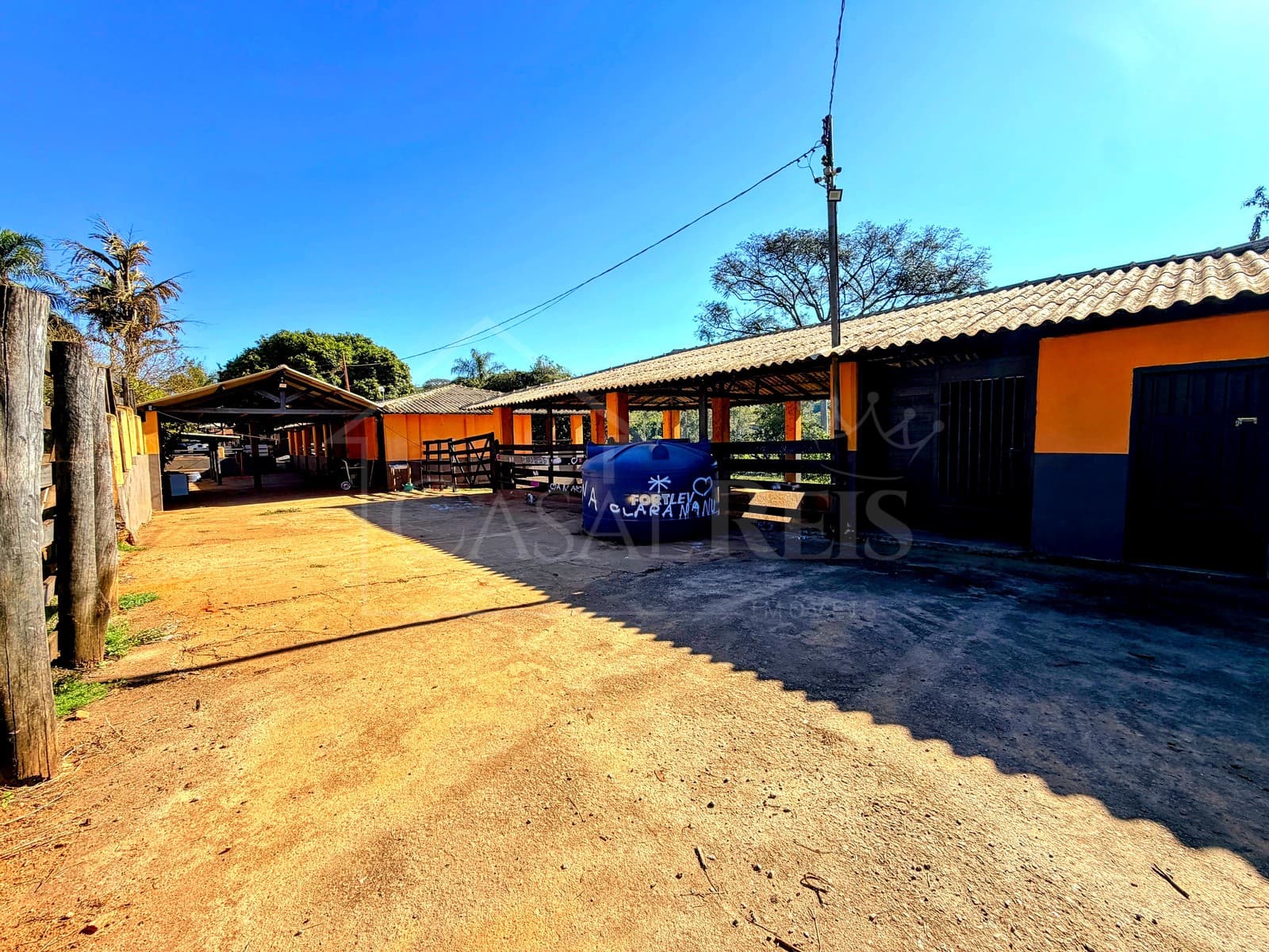 Área externa de fazenda