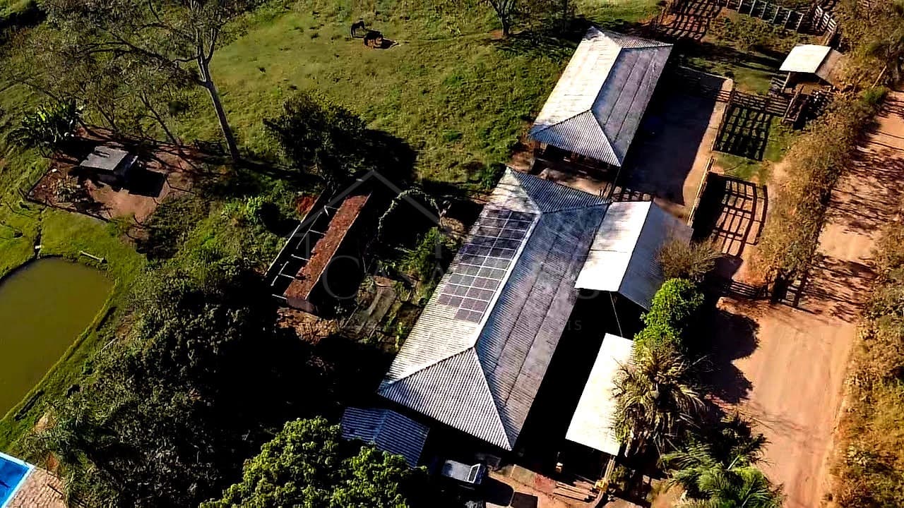 Vista aérea de fazenda com
