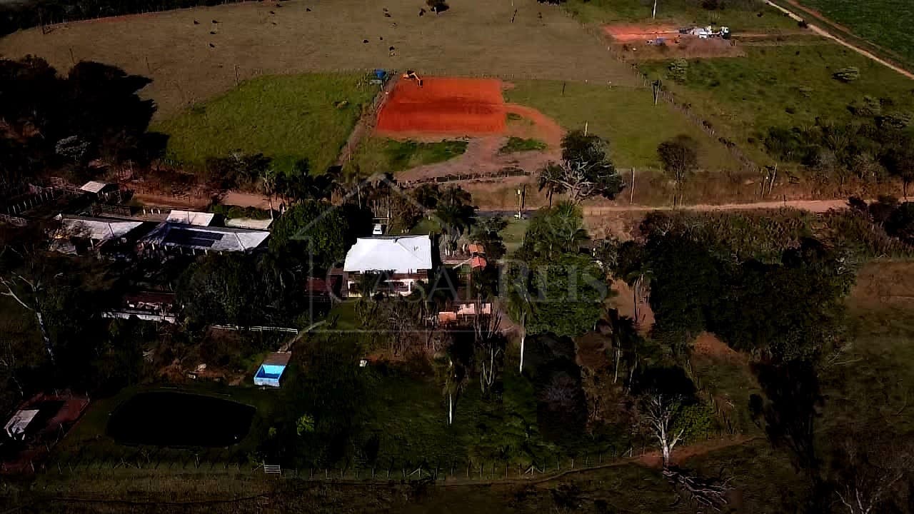 Vista aérea de propriedade