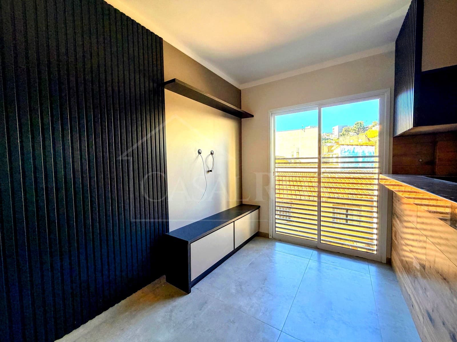 Sala moderna com pain