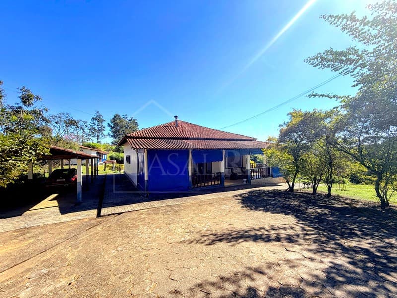 Fachada de casa com tel