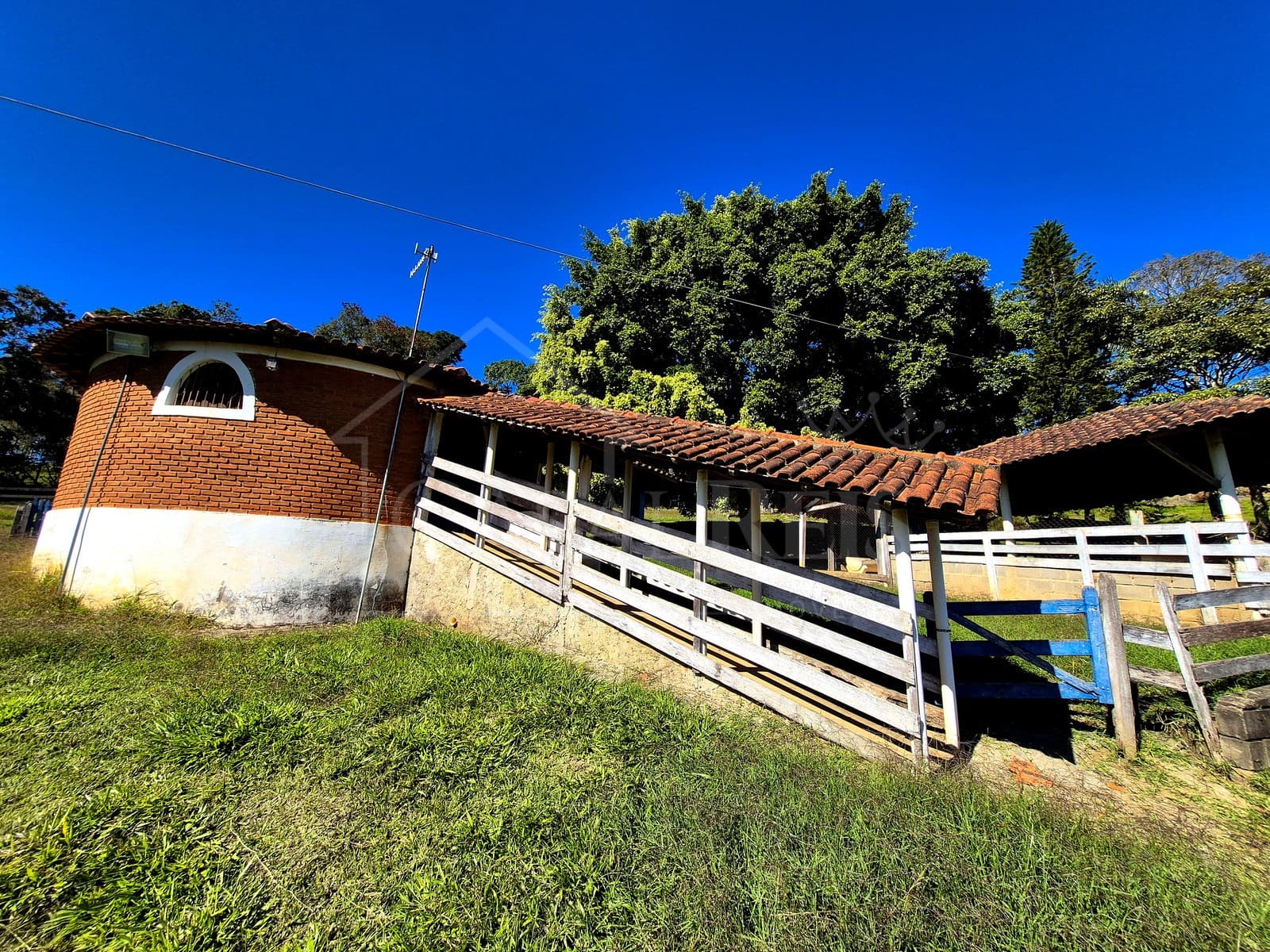 Área externa com construção red