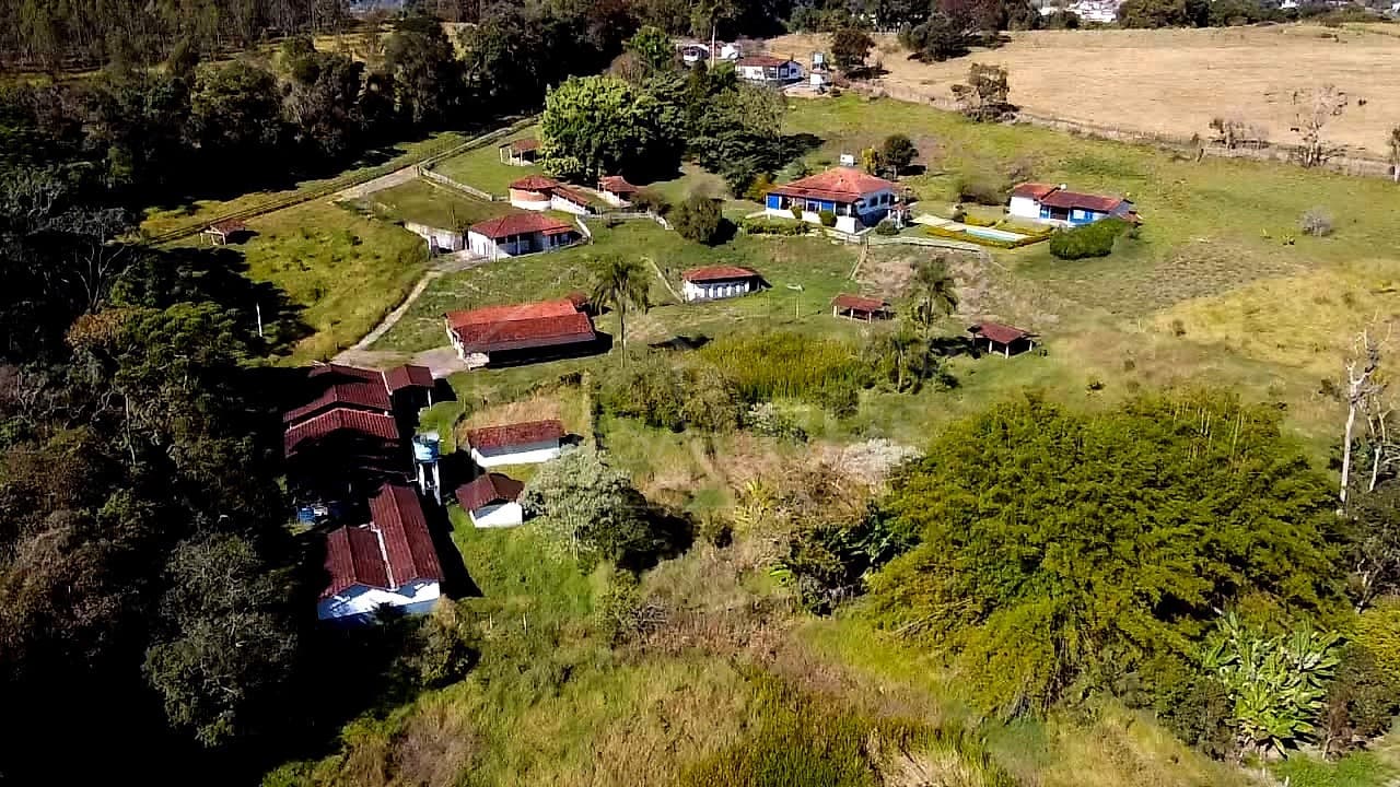 Vista aérea de propriedade