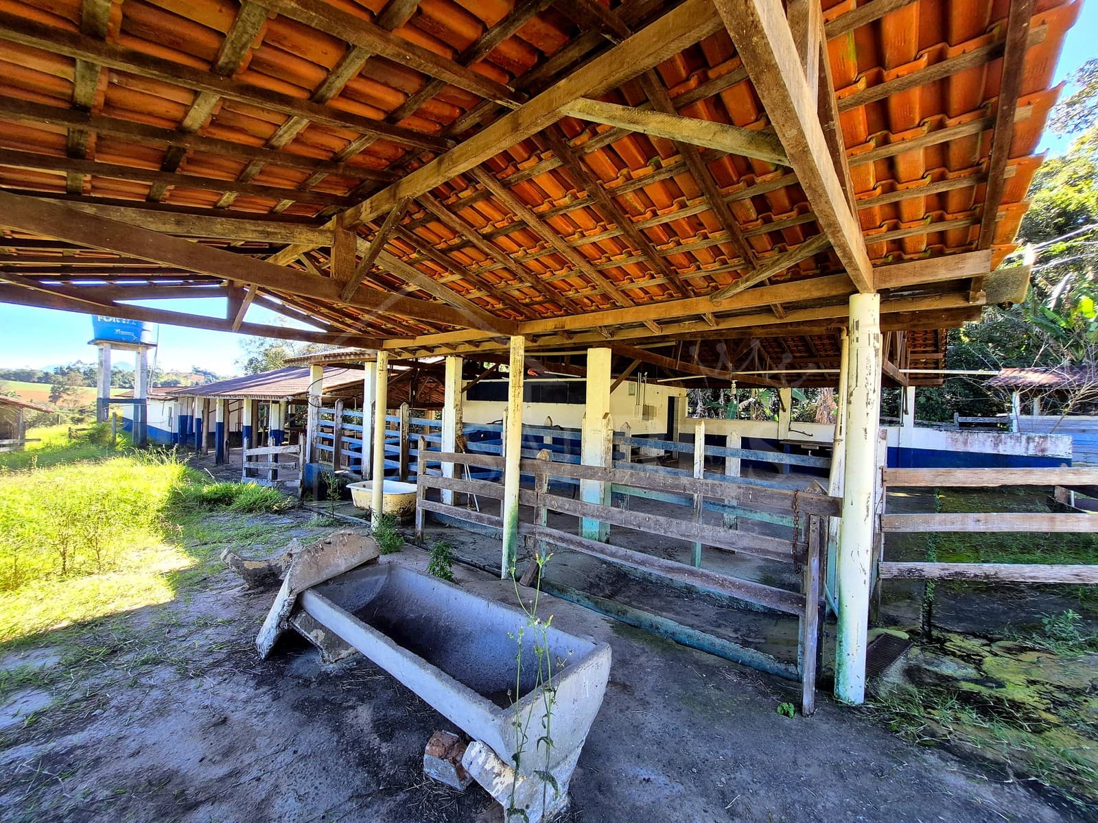 Área externa de fazenda
