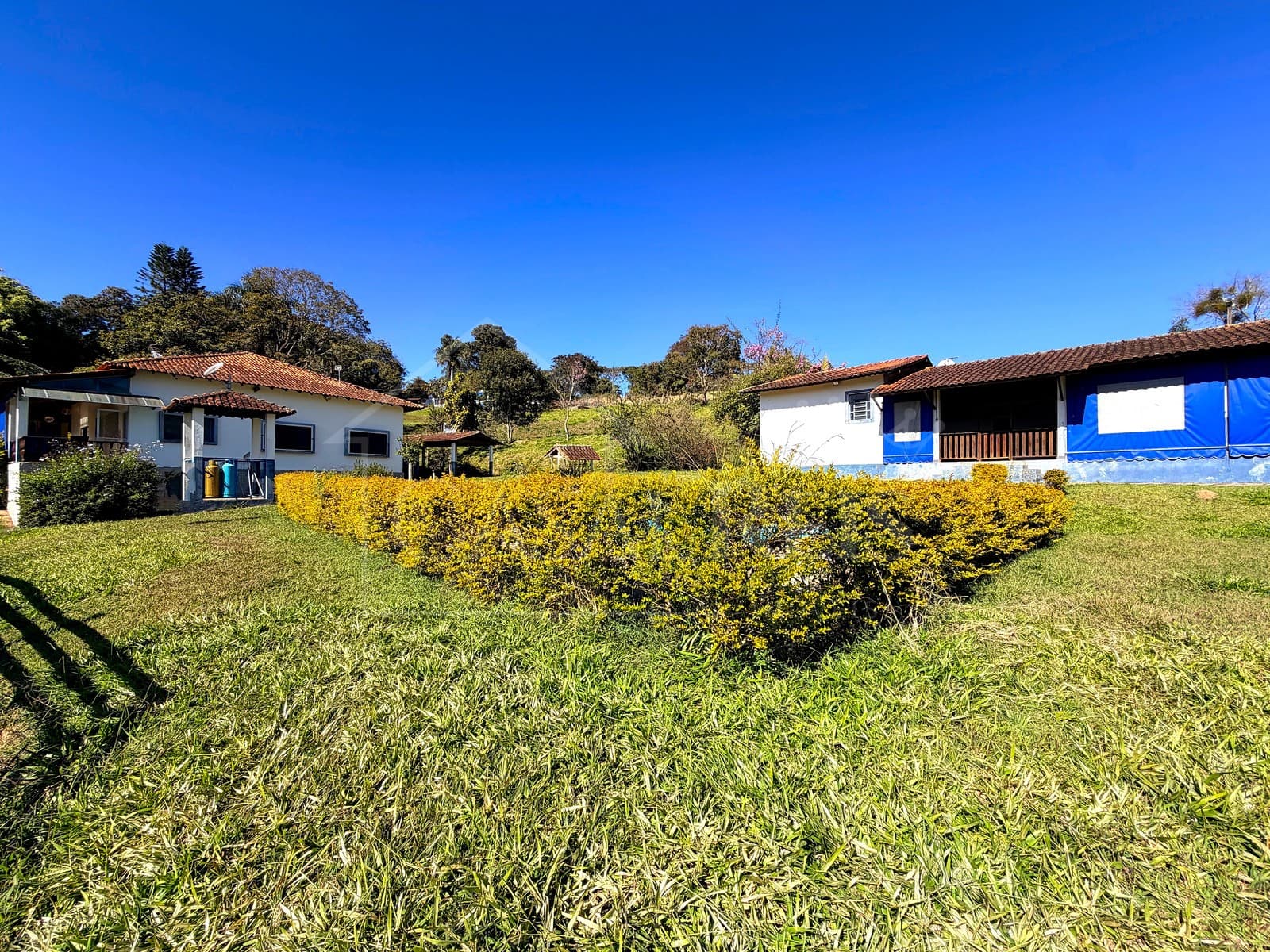 Fachada de duas casas
